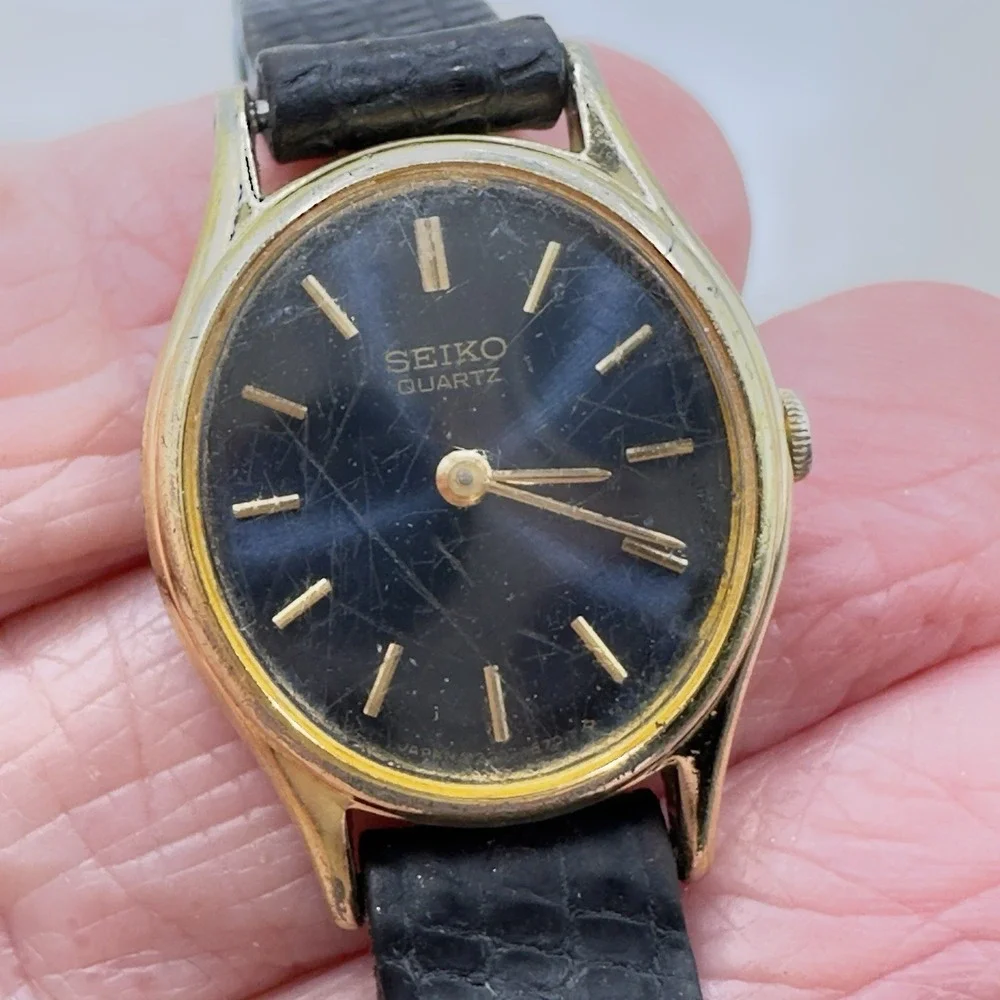 Vintage Seiko Womens Gold 20mm Case Quartz Watch Leather Band -Working